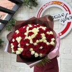 Букет с розами &laquo;Страстный поцелуй&raquo;