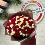 Букет с розами &laquo;Страстный поцелуй&raquo;