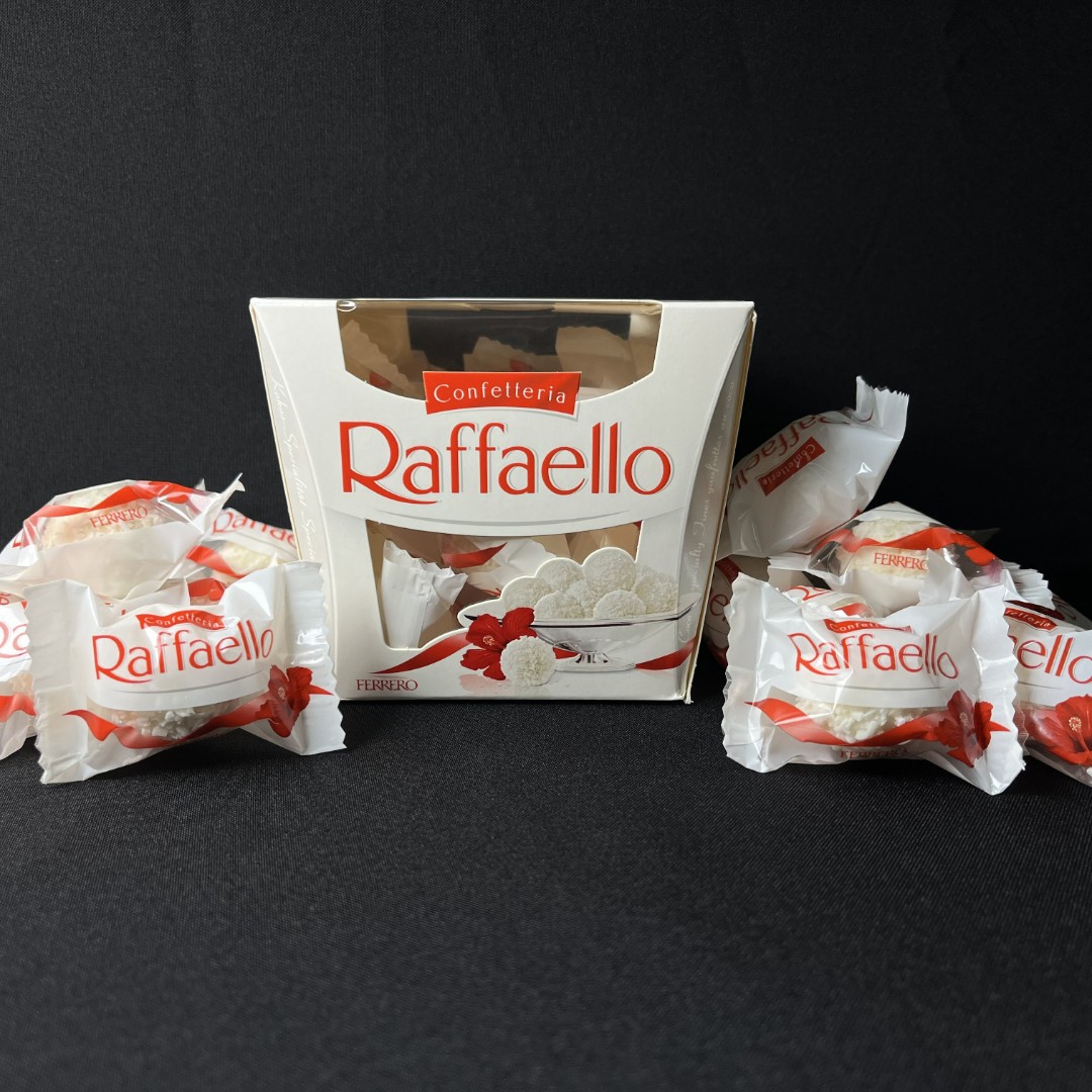 Конфеты Raffaello роза 150г